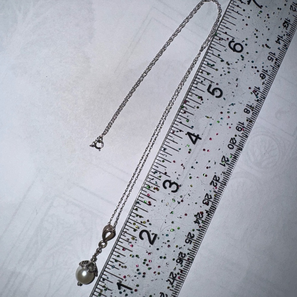 Elegant 18” Silver Twisted Rope Necklace with Pearl Pendant